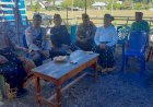 Bhabinkamtibmas-Polres-Manggarai-Laksanakan-Patroli-Dialogis-dan-Sambang-di-Desa-Lemarang,-Ajak-Warga-Jaga-Kondusivitas-Kamtibmas