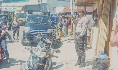 Tanggap-Serius-Covid---19,-Sat-Samapta-Terus-Imbau-Pedagang-Di-Pasar.