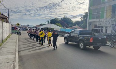 Jaga-Kekompakan-Dan-Kesiapsiagaan,-Sat-Samapta-Polres-Manggarai-Olahraga-Lari-Keluar-Mako.