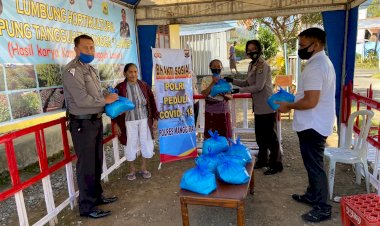 Kasat-Binmas-Salurkan-Beras-Kepada-Warga--Yang-Terkena-Dampak-Covid-19.