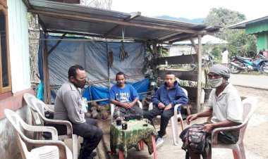 Sambang-Kerumah-Warga,-BRIGPOL-Fransiskus-Himbau-Pakai-Masker.