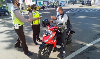 Hari-ke-11-Ops-Zebra-Turangga-2020,-Sat-Lantas-Himbau-Pengendara-Pakai-Masker.