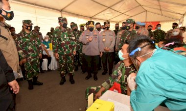 PANGLIMA-TNI-DAN-KAPOLRI-TINJAU-LANGSUNG-PELAKSANAAN-VAKSINASI-PRAJURIT-TNI-POLRI-DI-POLDA-KEPRI