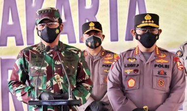 Panglima-dan-Kapolri-Beri-Arahan-Khusus-Kepada-Anggota-TNI-Polri-yang-Bertugas-di-Papua