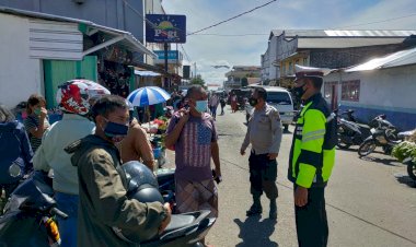 Patroli-dalam-rangka-Kegiatan-Rutin-Yang-Ditingkatkan-(KRYD)-untuk-pencegahan-penyebaran-Covid-19-di-wilayah-hukum-Polres-Manggarai.