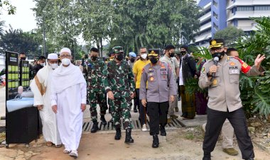 Ditarget-4.500-Orang,-TNI-Polri-Gelar-Vaksinasi-Massal-Bareng-Rabithah-Alawiyah-di-Cibis-Park