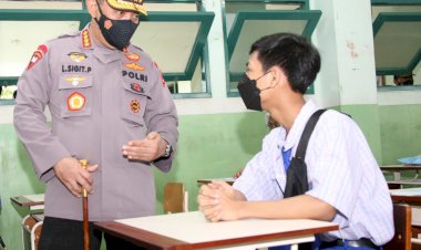 Tinjau-Serbuan-Vaksin-di-Kalbar,-Kapolri-Tekankan-Penguatan-Prokes-dan-Percepatan-Vaksinasi