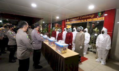 Peringati-Hari-Pahlawan,-Kapolri:-Berjuang-dan-Bersatu-Padu-Bangkit-di-Tengah-Pandemi-Covid-19