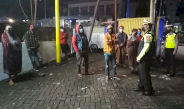 Himbauan-Prokes-Dan-Tertib-Berlalu-Lintas,-Sat-Lantas-Polres-Manggarai-Gelar-Patroli