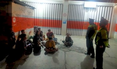 Pastikan-Situasi-Aman-Malam-Hari,-Sat.-Lantas-Laksanakan-Patroli-Di-Seputaran-Kota-Ruteng