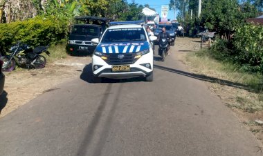 Pengawalan-Jenazah-Uskup-Emeritus-Mgr-Hubertus-Leteng.