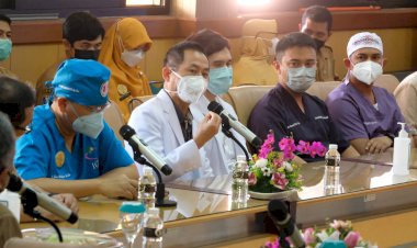 Forkopimda-Jatim-Jenguk-Korban-Tragedi-Kanjuruhan,-Pastikan-Beri-Perawatan-Maksimal