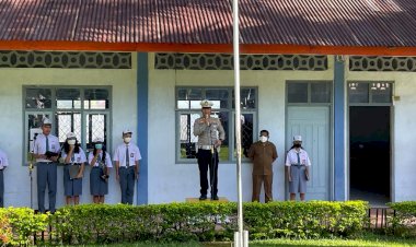 Police-Goes-To-School-di-SMA-Katolik--St.-Fransiskus-Saverius-Ruteng