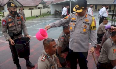 Upacara-Korps-Report-Perwira-Dan-Kenaikan-Pangkat-Bintara-Anggota-Polri-Polres-Manggarai-Periode-01-Januari-2023