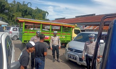 Tak-Lelah,-Personel-Lantas-Terus-Berikan-Himbauan-Kepada-Masyarakat