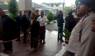 Pengamanan-Sidang-Di-Kantor-Pengadilan-Ruteng