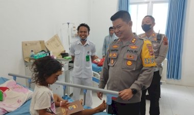 Pemberian-Bantuan-Kepada-Korban-Kasus-Laka-Lantas