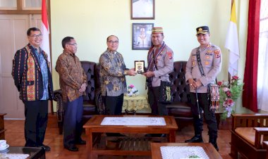 Kapolda-NTT-IRJEN--POL.-Drs.-JOHNI-ASADOMA,-M.Hum-Kunjungi-Keuskupan-Ruteng
