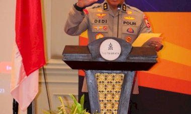 Polri-Gelar-Wayang-Kulit-Berlakon-Wahyu-Cakraningrat