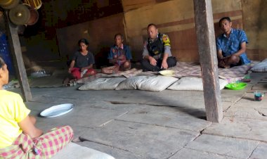 Cegah-TPPO,-Bhabinkamtibmas-Sambangi-Rumah-Gendang-Kampung-Sesa