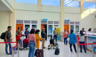 Ka-Pospol-KP3-Udara-Frans-Sales-Lega-Ruteng-Melaksanakan-Giat-Pengamanan-Pesawat-di-Bandara