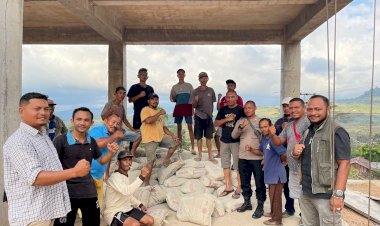 Bantuan-Sumbangan-Semen-untuk-Pembangunan-Gereja-Stasi-Bangka-Kenda