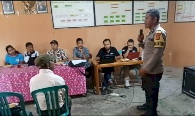 Guna-Meningkatkan-Kesadaran-Masyarakat-tentang-Stanting-dan-Pencegahan-TPPO-Bhabinkamtibmas-Kecamatan-Ruteng-AIPDA-Arkadius-M.-Arno,-Sambang-di-Desa-Bulan,-Kecamatan-Ruteng