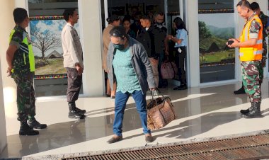 Pospol-KP3-Udara-Frans-Sales-Lega-Ruteng-Amankan-Penerbangan-Wings-Air-ATR-72-500-dengan-Lancar