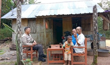 Patroli-dan-Penggalangan-Polsek-Cibal-untuk-Menjaga-Stabilitas-Kamtibmas-di-Cibal