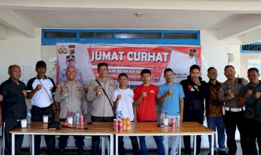 Kapolres-Manggarai-Gelar-Jumat-Curhat-dengan-Tema-Bekerja-di-Hulu-Berfikir-Proaktif-Jaga-Soliditas