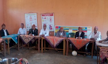 Sambang-di-Dusun-Compang-Dalo-Bripka-Fransiskus-X.-N.-Janggur-Himbau-Warga-Ruteng-untuk-Cegah-Karhutla