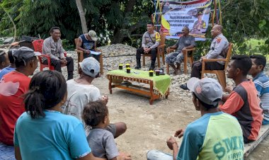 Polsek-Reo-Respon-Keluhan-Masyarakat-dalam-Kegiatan-Jumat-Curhat