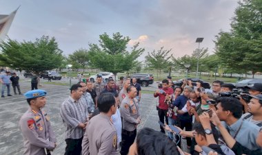 Kapolda-Sumbar-pastikan-Anggotanya-tidak-ada-yang-Pijak-Tempat-Ibadah-di-Mesjid-Raya-Sumbar