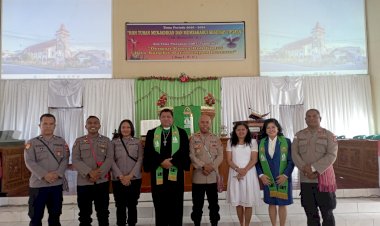 Waka-Polres-Manggarai-Pimpin-Giat-Minggu-Kasih-dengan-Pesan-Kamtibmas-di-Gereja-GMIT-Imanuel-Ruteng