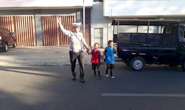 Giat-Satuan-Lalu-lintas-Polres-manggarai-:-Meningkatkan-Keamanan-dan-Kelancaran-Lalu-Lintas-di-Sekitaran-Kota