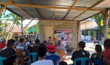 Kapolsek-Reo-IPDA-I-Komang-Agus-Budiawan,-S.E,-Pimpin-Giat-Jumat-Curhat-Polsek-Reo-dalam-Rangka-Mendengarkan-dan-Merespons-Aspirasi-Masyarakat