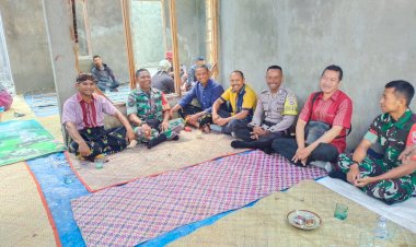 Bripka-Matheus-Maju,-Bhabinkamtibmas-Langke-Rembong,-gandeng-Babinsa-Kelurahan-Wali,-Beri-Himbauan-pada-Patroli-Senin-21-Agustus-2023