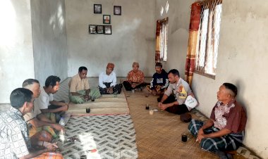 Patroli-Dialogis-Bripka-Stanislaus-K.Tandi,-Bhabinkamtibmas-di-Kampung-Caok-Ds.-Loce-Kecamatan-Reok-Barat,-Kabupaten-Manggarai