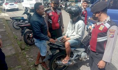 Patroli-Samapta-di-Kota-Ruteng:-Upaya-Peningkatan-Keamanan-dan-Kehadiran-Polisi-Berseragam