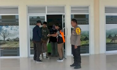 KP3-Udara-Laksanakan--Pengamanan-Pesawat--SUSI-AIR-di-Bandar-Udara-Frans-Sales-Lega-Ruteng