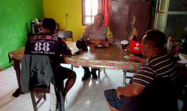 Bhabinkamtibmas-Kecamatan-Lelak,-Kabupaten-Manggarai,-BRIPTU-CHARLES-DARWIN-YANSEN-Melakukan-Patroli-Dialogis-untuk-Pencegahan-TPPO