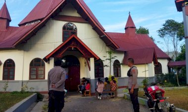 Polsek-Cibal-Amankan-Perayaan-Misa-di-Paroki-Kristus-Raja-Pagal