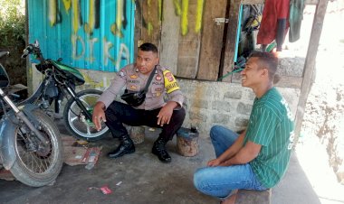 Brigadir-Polisi-Agustinus-Yatarten-Melaksanakan-Giat-Pencegahan-Tindak-Pidana-Perdagangan-Orang-di-Wilayah-Cibal-Barat