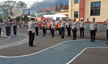 Satuan-Lantas-Polres-Manggarai:-Personel-Sat-Lantas-Bersiap-Pelaksanaan-Gatur-Pagi