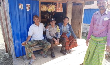 Petugas-Bhabinkamtibmas-Sambangi-warga-binaan-di-Desa-B.-Ajang-Kecamatan-Rahong-Utara