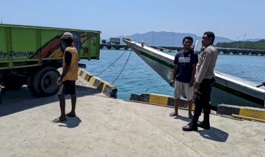 Pengamanan-Aktivitas-Bongkar-Muat-di-Pelabuhan-Laut-Kelas-II-Reo-oleh-KP3-Laut-Reo,-Berjalan-Lancar