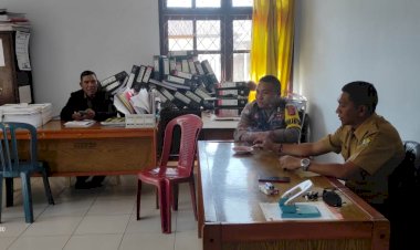 Waspada-TPPO,-Bripka-Adrianus-G-Suman-Berikan-Himbauan-Kamtibmas-di-Kantor-Camat-Wae-Ri'i