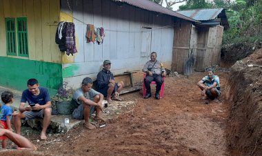 Bhabinkamtibmas-Kecamatan-Wae-Ri'i-Sosialisasikan-Pesan-Kamtibmas-di-Desa-Golo-Cador