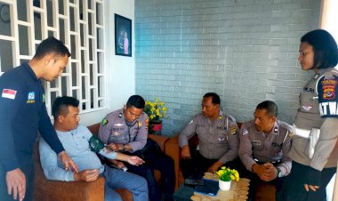 Siddokes-Polres-Manggarai,-Lakukan-Home-Visit-untuk-Anggota-Polres-yang-Sakit