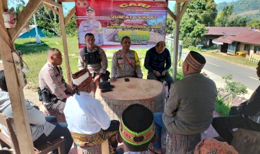 Jumat-Curhat-Bersama-Kapolsek-Cibal-dan-Warga-Desa-Lenda
